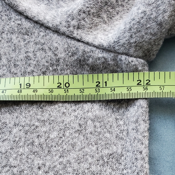 Lily Morgan Hesther Gray Sweater with Pearl Studded Sleeves Size XL - Picture 11 of 11